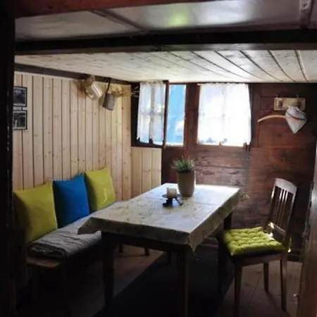 Zimmer In Uriger Rustikalen Alphuette Auf Bewirtschafteter Alp Hoch In Den Bergen, Inkl Vp Διαμέρισμα