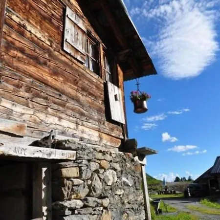 Zimmer In Uriger Rustikalen Alphuette Auf Bewirtschafteter Alp Hoch In Den Bergen, Inkl Vp Apartment *
